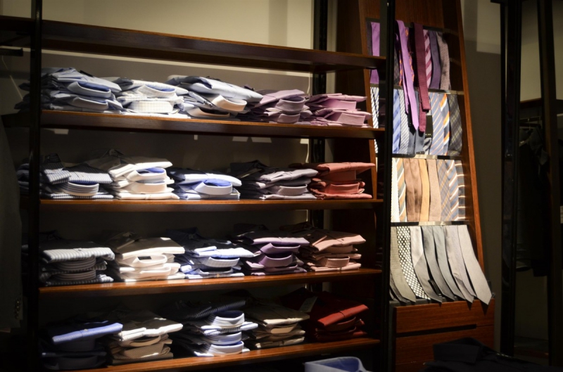 vente-CARQUEIRANNE-min_shirts_exhibition_shop_shopping_shelf_buy_business_clothing-940715